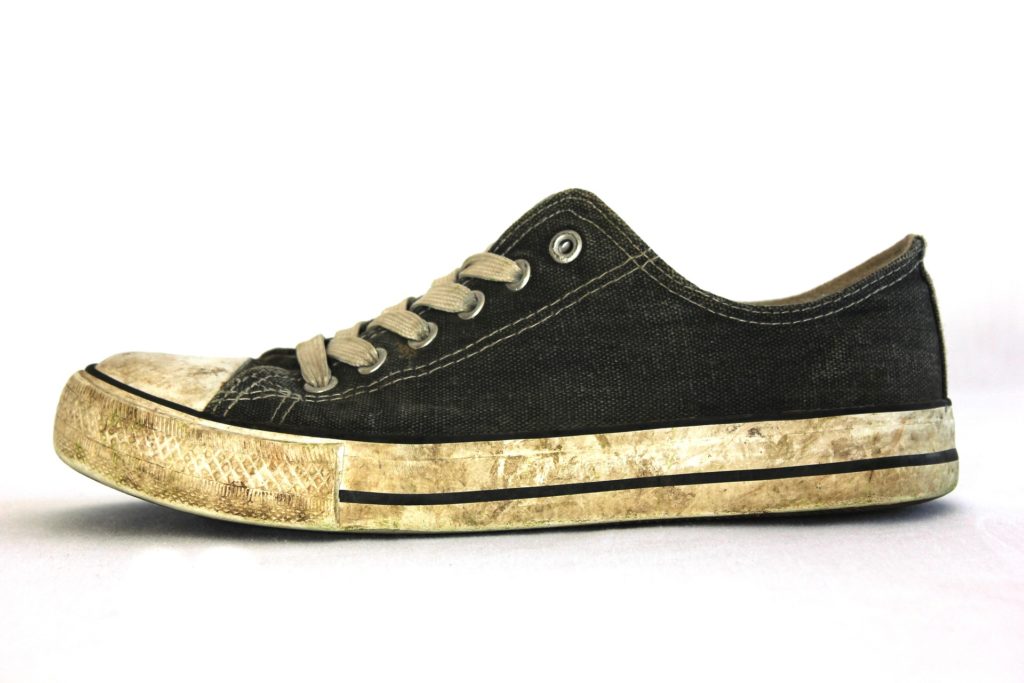 Mold and Bacteria in Shoes: How Wet Shoes Can Harm Your Health